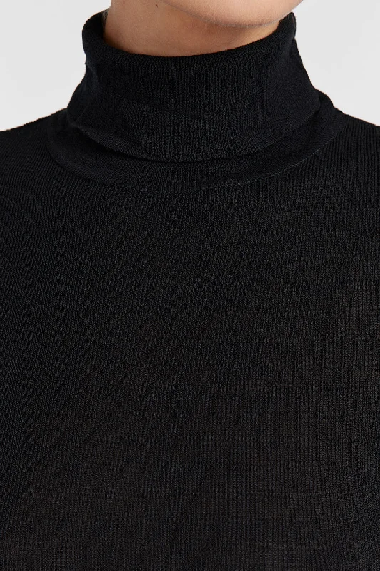 TANNER BLACK LONG SLEEVE TOP